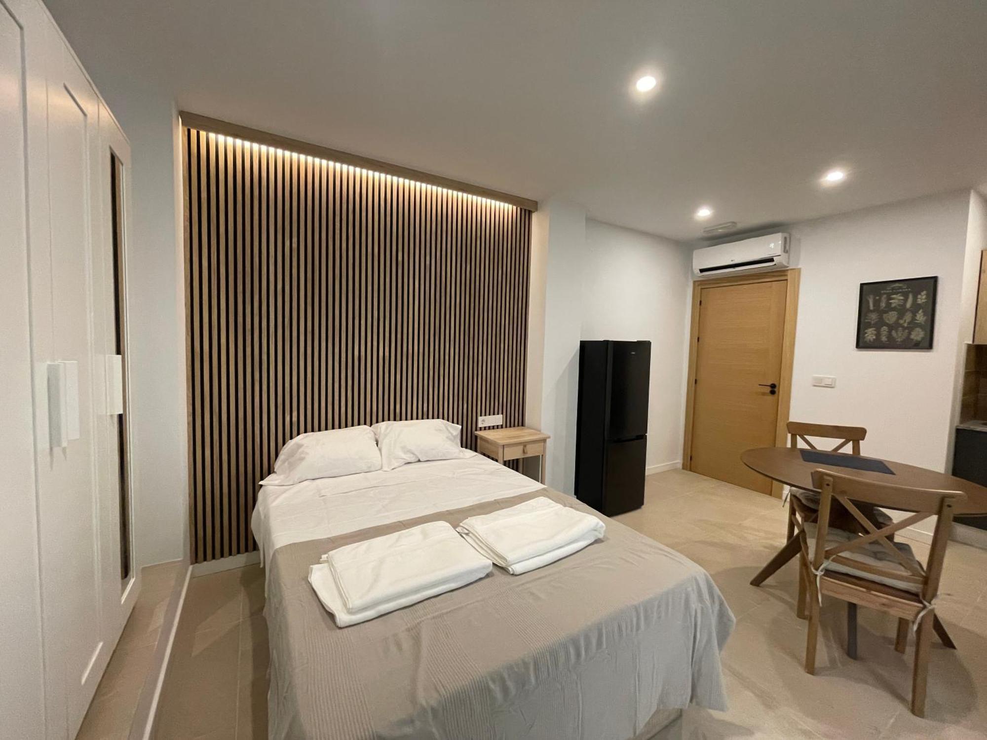Apartamentos Postiguet Alicante Esterno foto