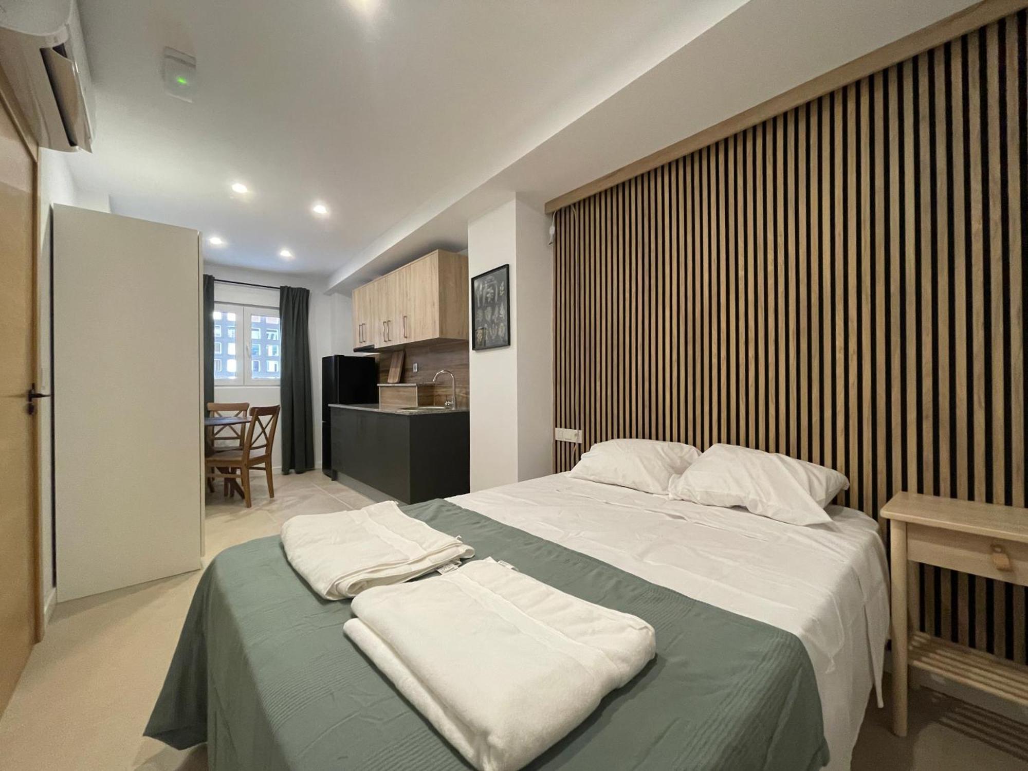 Apartamentos Postiguet Alicante Esterno foto