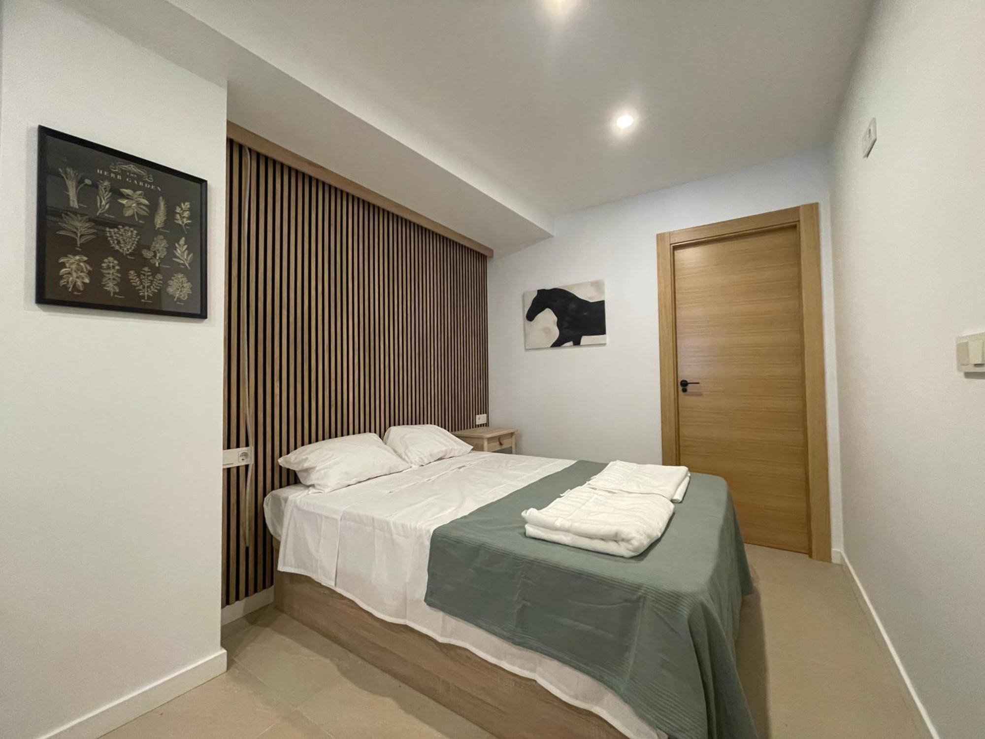 Apartamentos Postiguet Alicante Esterno foto